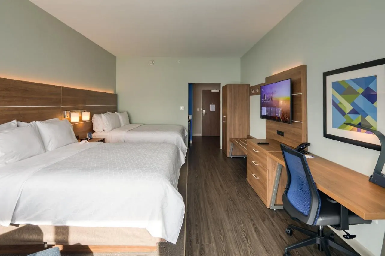 Holiday Inn Express & Suites - Charlotte - South End By Ihg 3*,